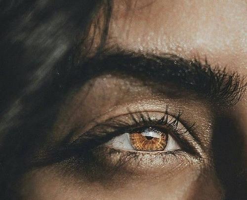 عکس پروفایل چشمان خسته