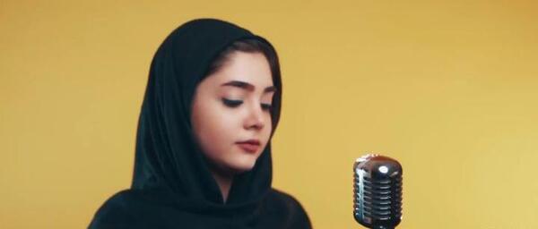 عکس خواننده زن نسترن