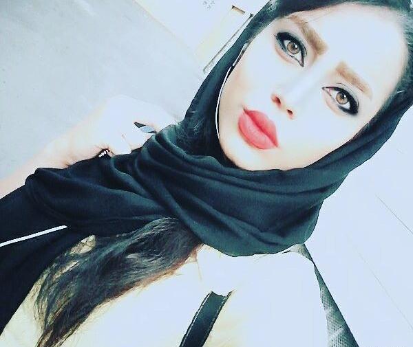 عکس خواننده زن نسترن