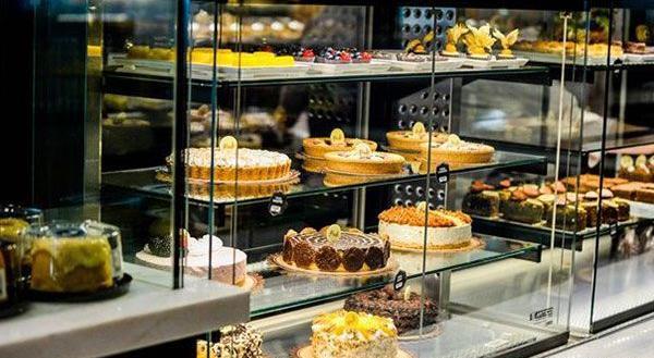 عکس یخچال شیرینی فروشی