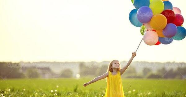 عکس دختر بچه در طبیعت