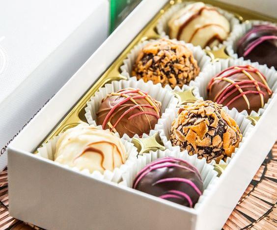 عکس شیرینی داخل جعبه