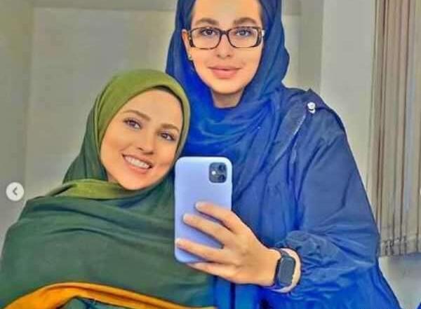 عکس ماشین آدرینا صادقی