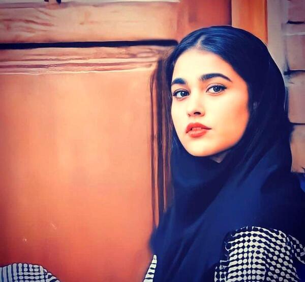 عکس ماشین آدرینا صادقی