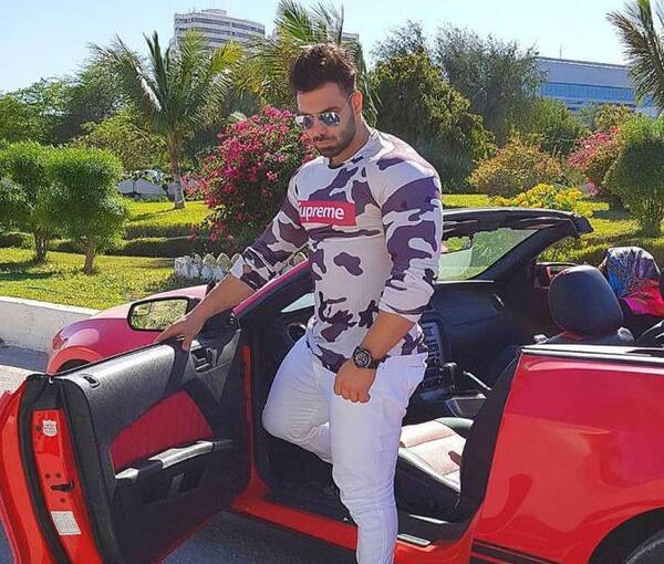 عکس پسر جذاب با ماشین