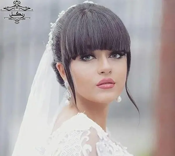 عکس دختر مو چتری مشکی