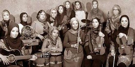 عکس خواننده زن گروه عجم