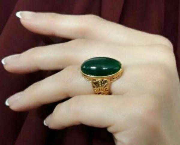 عکس انگشتر طلا با نگین سبز
