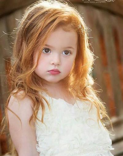 عکس دختر کوچولو ناز نازی