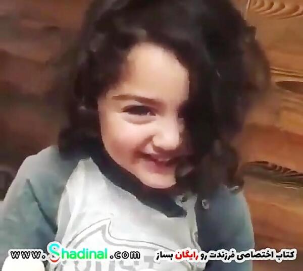 عکس دختر بچه مو فرفری مشکی