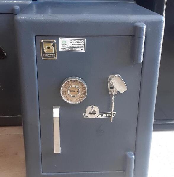 عکس گاوصندوق قدیمی