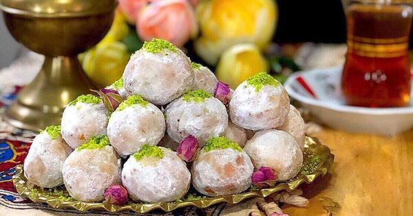عکس شیرینی قطاب یزدی