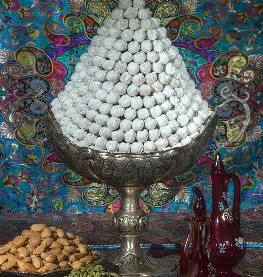 عکس شیرینی قطاب یزدی