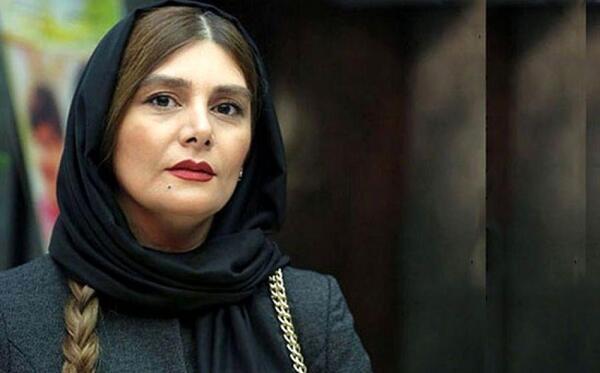 عکس خواننده زن ایرانی در خارج