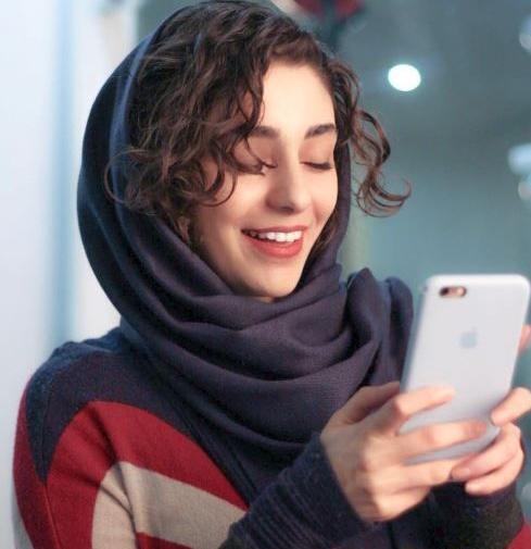 عکس دختر ایرانی مو فرفری