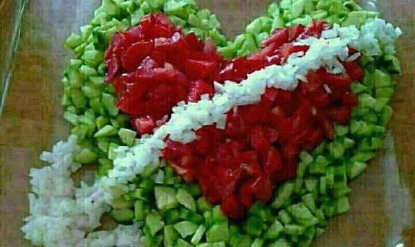 عکس ایده برای تزیین سالاد شیرازی