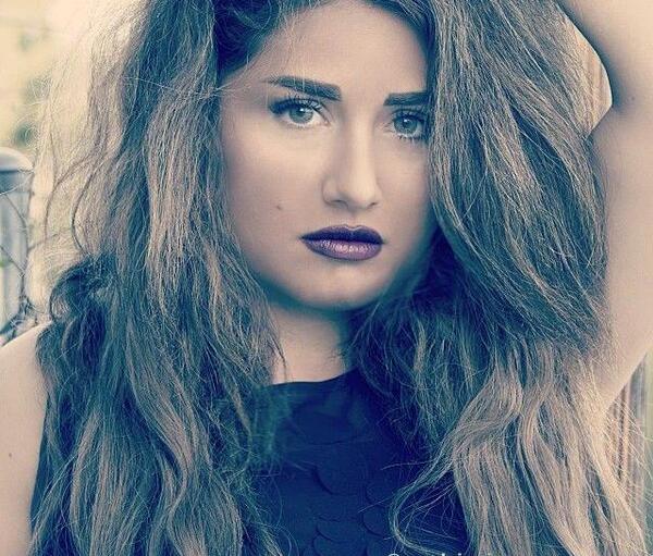 عکس خواننده زن به نام باران