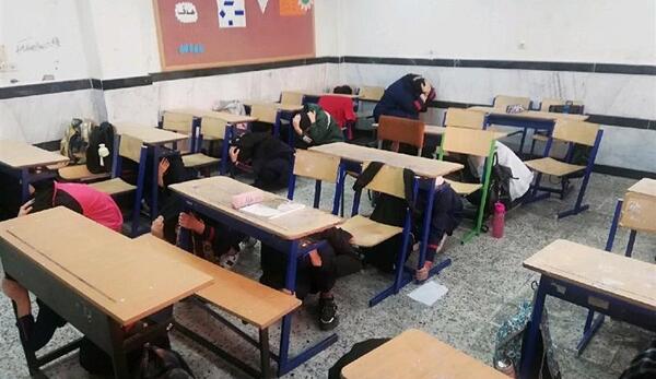 عکس در مورد زلزله در مدرسه