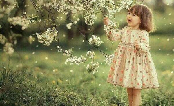 عکس دختر کوچولو شاد