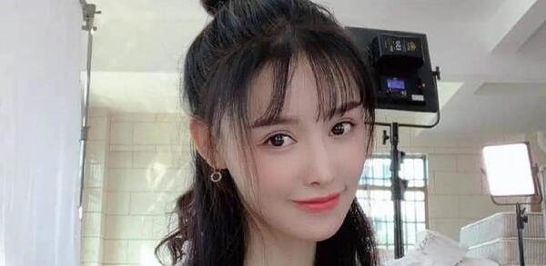 عکس خواننده زن چینی
