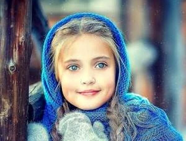 عکس دختر کوچولو چشم رنگی