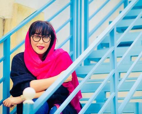 عکس دختر مو چتری