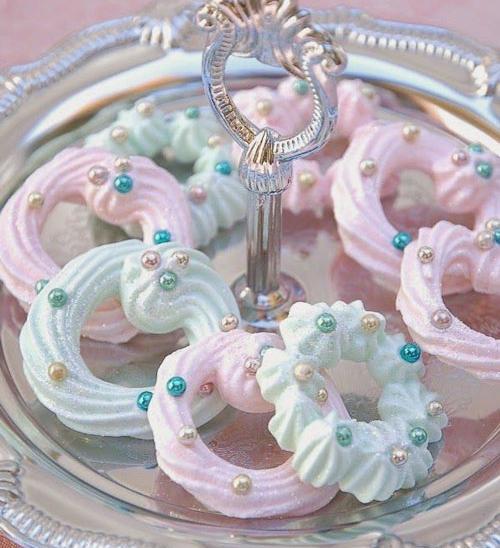 عکس طرز تهیه شیرینی پفکی