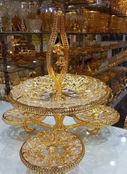 عکس شیرینی خوری طلایی