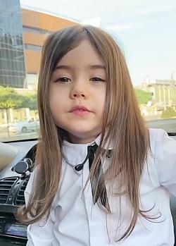 عکس دختر بچه روشا
