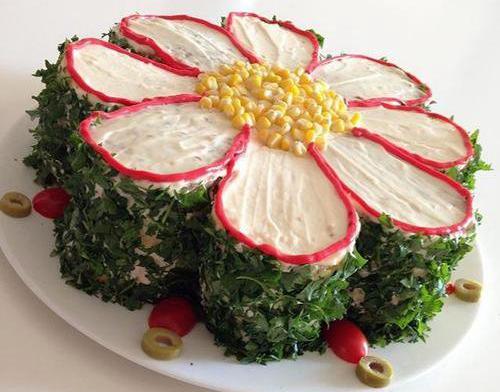 عکس ایده تزیین سالاد الویه برای تولد