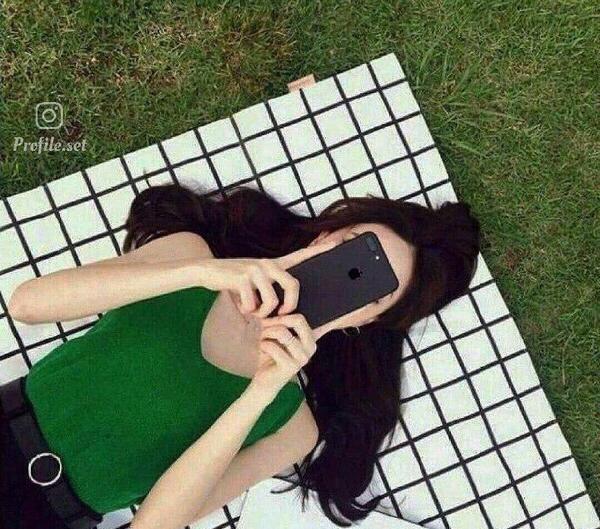 عکس پروفایل دخترونه فانتزی با گوشی