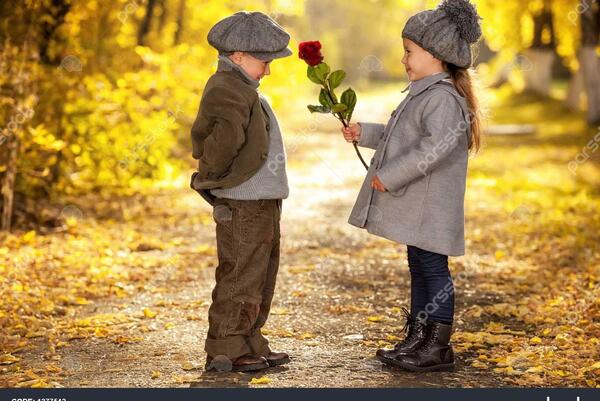عکس دختر و بچه عاشقانه