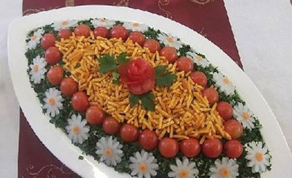 عکس چند ایده برای تزیین سالاد الویه