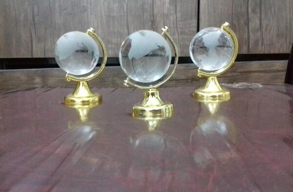 عکس کره زمین کریستالی