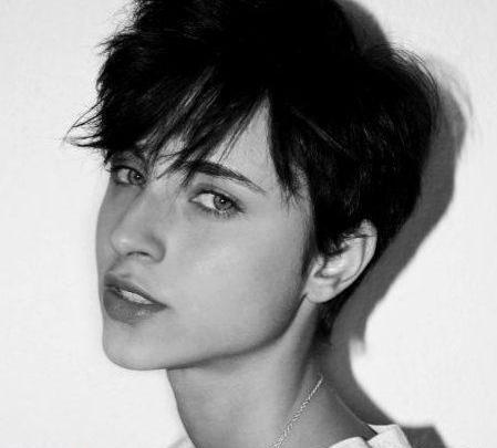 عکس دختر مو کوتاه جذاب