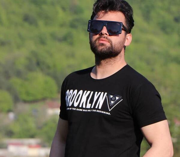 عکس پسر خوشتیپ با عینک دودی