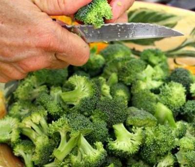 عکس غذا با کلم بروکلی