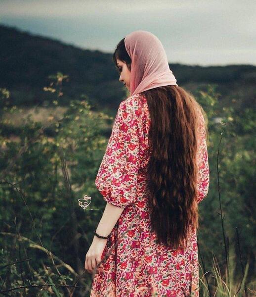 عکس دختر مو بلند در طبیعت