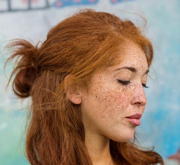 عکس دختر مو نارنجی
