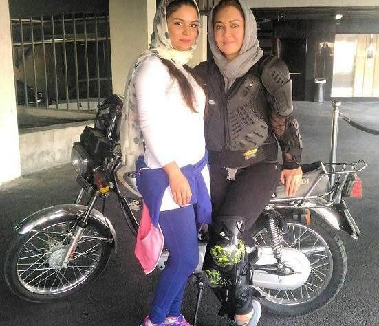 عکس دختر با موتور
