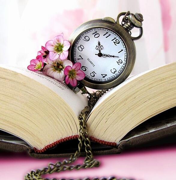 عکس کتاب برای پروفایل زیبا