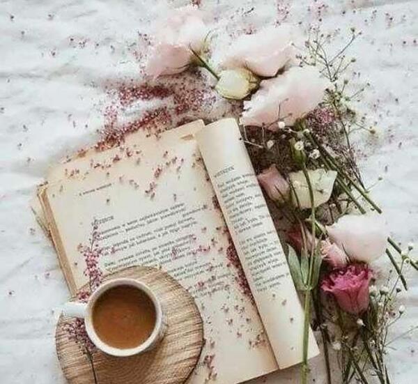 عکس کتاب و ساعت برای پروفایل