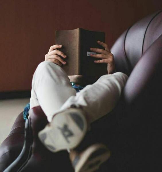 عکس کتاب برای پروفایل پسرانه