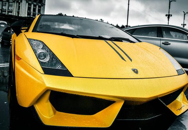 عکس ماشین لامبورگینی برای پس زمینه