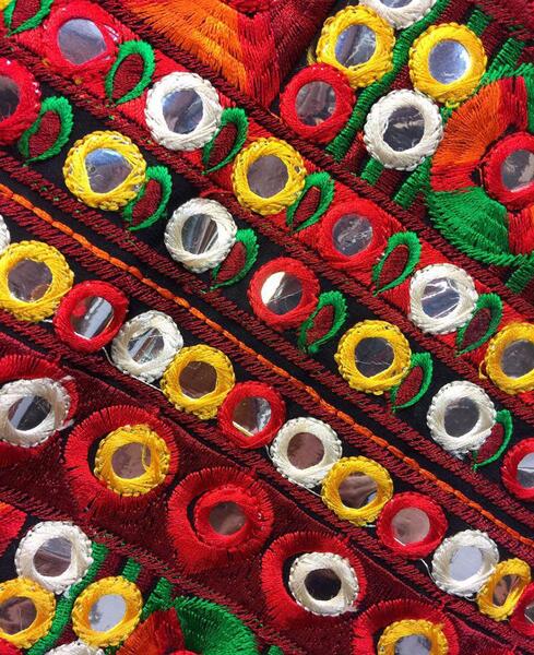 عکس لباس آینه ای بلوچی
