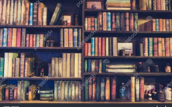 عکس قفسه کتاب برای پروفایل