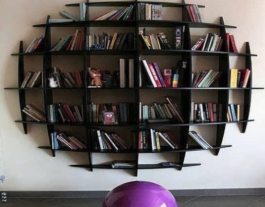 عکس قفسه کتاب برای پروفایل