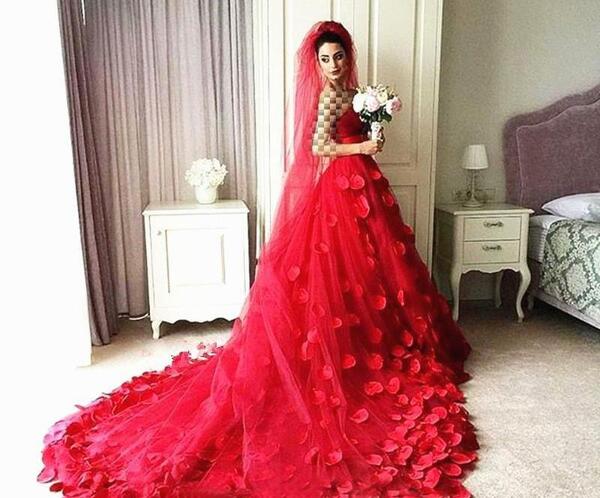 عکس لباس عروس صورتی رنگ