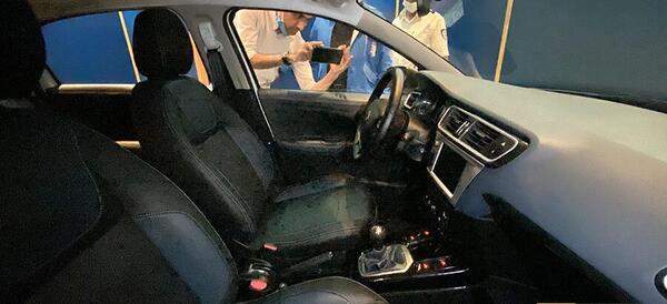 عکس های داخل ماشین تارا