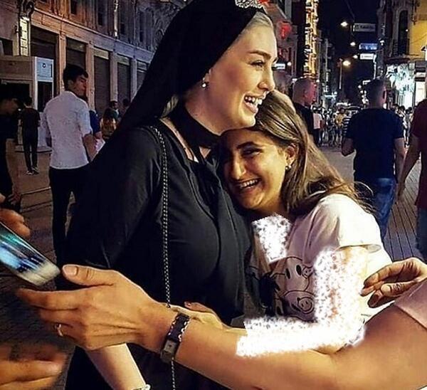 عکس سحر قریشی با لباس استقلال